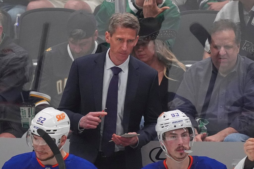 Edmonton Oilers extend coach Kris Knoblauch through the 2028-29 season