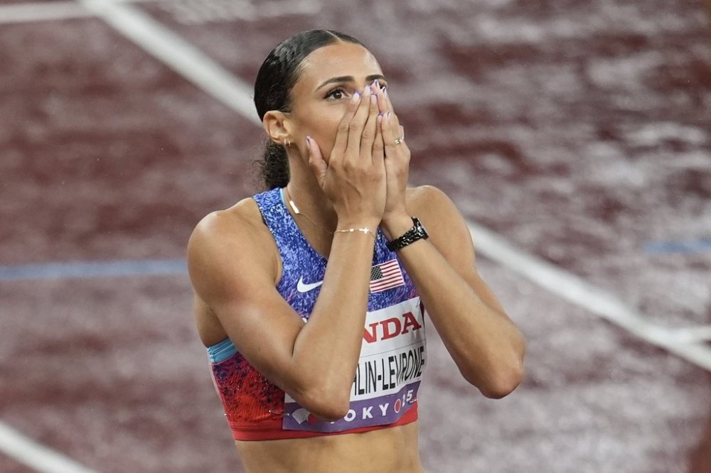 United States' Sydney McLaughlin-Levrone, reacts after winning in the women's 400 meters final at the World Athletics Championships in Tokyo, Thursday, Sept. 18, 2025. (AP Photo/Abbie Parr)