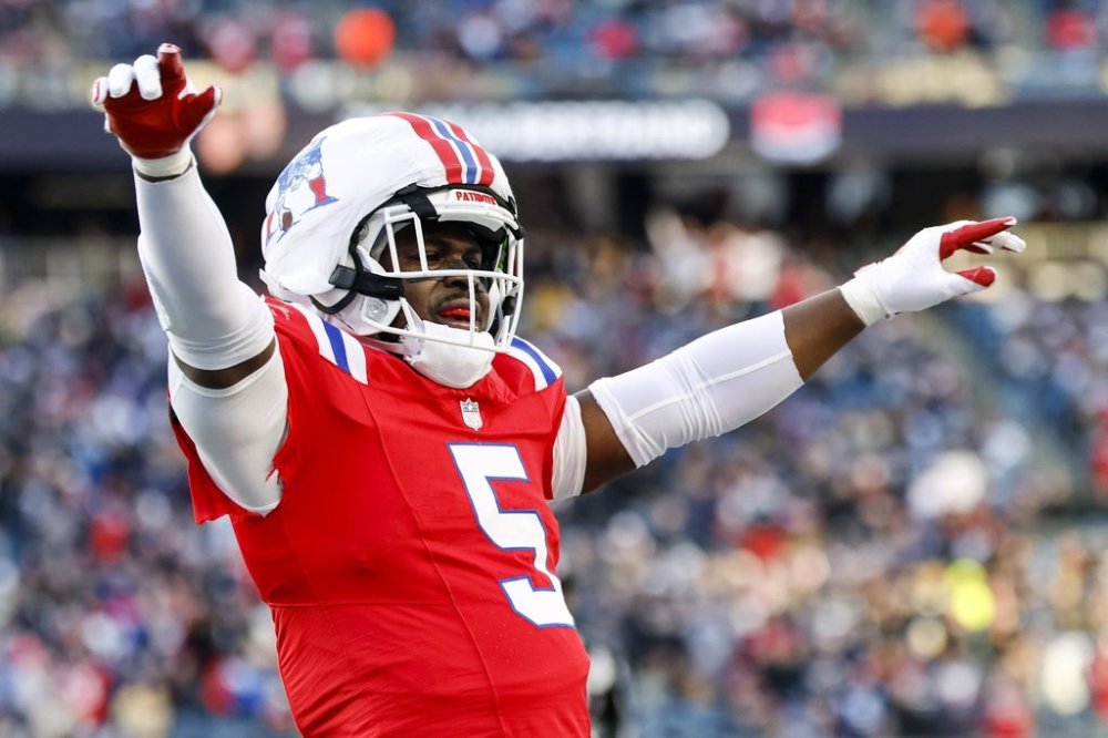 FILE - New England Patriots safety Jabrill Peppers (5) reacts after a stop during the second half of an NFL football game against the Indianapolis Colts, Sunday, Dec. 1, 2024, in Foxborough, Mass. (AP Photo/Greg M. Cooper, File)