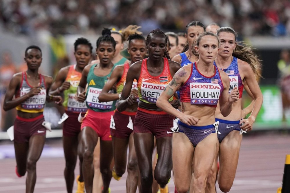 United States' Shelby Houlihan competes in the women's 5,000 meters final at the World Athletics Championships in Tokyo, Saturday, Sept. 20, 2025. (AP Photo/Eugene Hoshiko)