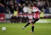 Brentford's Mikkel Damsgaard scores the winning penalty against Aston Villa during a English League Cup third round soccer match, Tuesday, Sept. 16, 2025, at the Gtech Community Stadium in London. (Bradley Collyer/PA via AP)