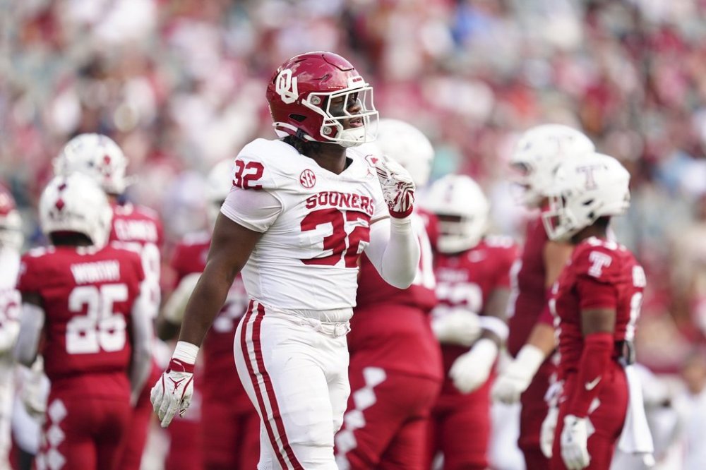 Oklahoma defensive lineman R Mason Thomas walks off the field after he was called for a penalty during the second half of an NCAA college football game against Temple, Saturday, Sept. 13, 2025, in Philadelphia. (AP Photo/Derik Hamilton)