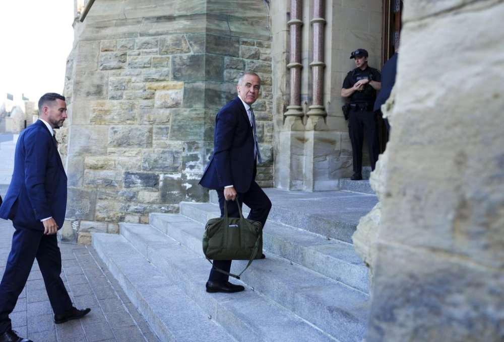 Prime Minister Mark Carney arrives to Parliament Hill in Ottawa on Wednesday, Sept. 17, 2025. THE CANADIAN PRESS/Sean Kilpatrick