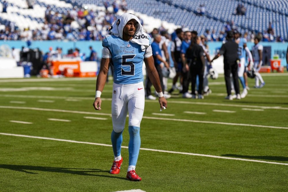 Tennessee Titans wide receiver Elic Ayomanor (5) walks off the field following an NFL football game against the Indianapolis Colts Sunday, Sept. 21, 2025, in Nashville, Tenn. (AP Photo/George Walker IV)