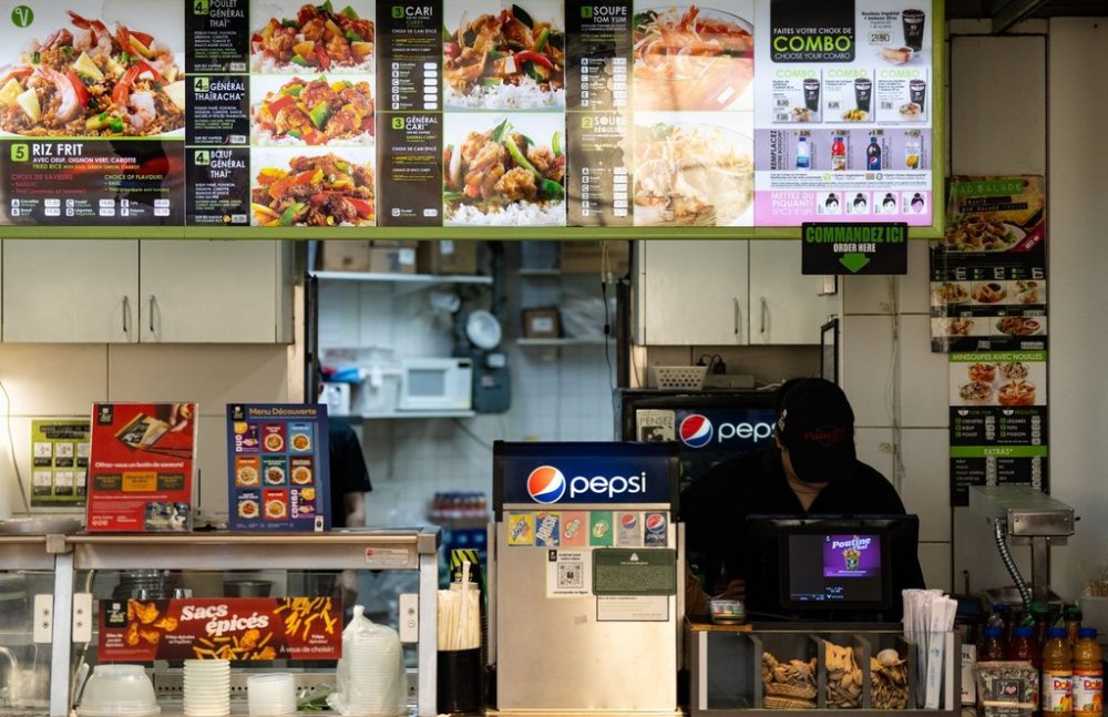 Restaurants Canada report shows three in four Canadians are eating out less often due to the high cost of living, and that share is even higher among those aged 18 to 34. (Montreal, Monday, Dec. 2, 2024.) THE CANADIAN PRESS/Christinne Muschi