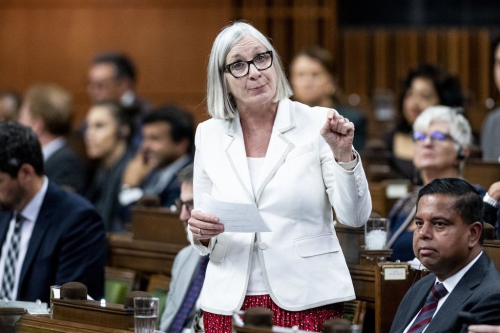 Minister of Jobs and Families and Minister responsible for the Federal Economic Development Agency for Northern Ontario Patty Hajdu rises during Question Period in the House of Commons on Parliament Hill in Ottawa, on Thursday, Sept. 25, 2025. THE CANADIAN PRESS/Spencer Colby