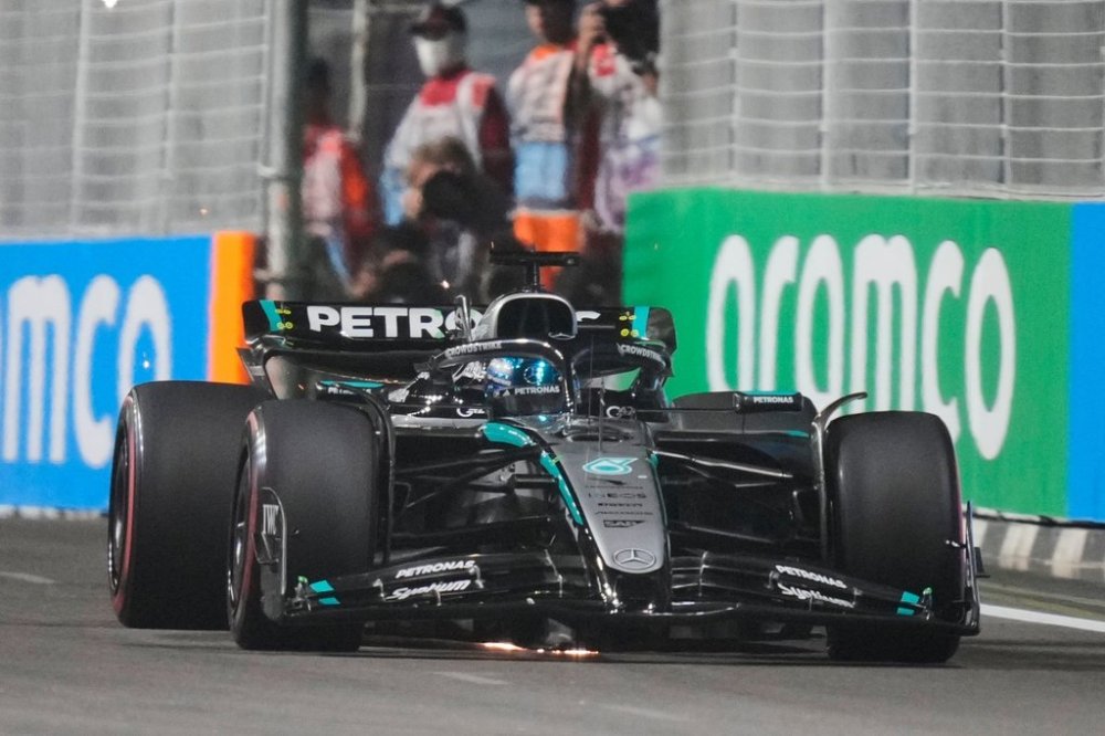 Mercedes driver George Russell of Britain in action during the qualifying for the Singapore Formula One Grand Prix at the Marina Bay Street Circuit in Singapore, Saturday, Oct. 4, 2025. (AP Photo/Vincent Thian)
