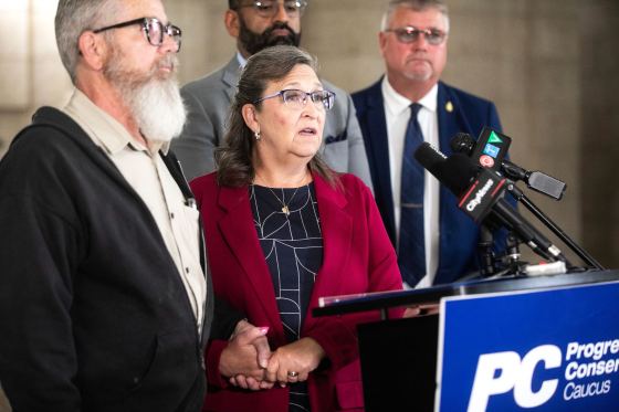 Meechelle Best, Kellie Verwey’s mother, (centre) said the man charged in her daughter’s death disappeared from the treatment centre where he was on bail. (Mikaela MacKenzie / Free Press)