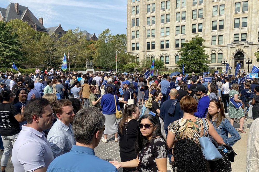Public sector workers rally in protest of the province's return-to-office mandate outside of Queen's Park, the provincial legislature, in Toronto, Thursday, Sept. 18, 2025. THE CANADIAN PRESS/Vanessa Tiberio