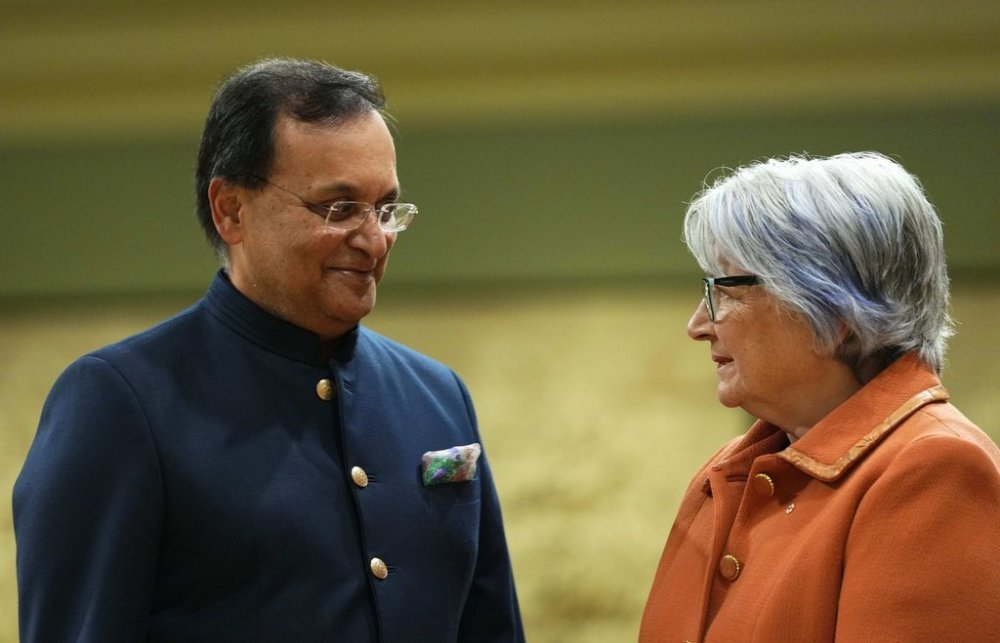 High Commissioner for the Republic of India Dinesh Kumar Patnaik presents his credentials to Gov. Gen. Mary Simon during a ceremony at Rideau Hall in Ottawa on Wednesday, Sept. 24, 2025. THE CANADIAN PRESS/Justin Tang