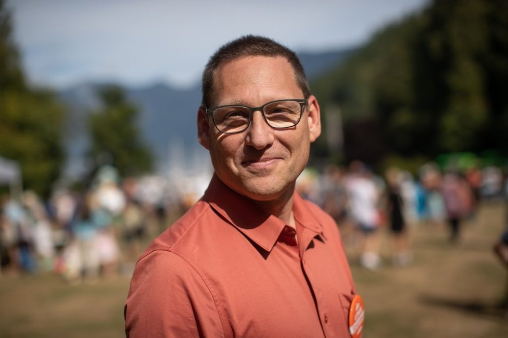 Avi Lewis NDP poses for a photograph on Bowen Island, B.C., on Saturday, Aug. 28, 2021. THE CANADIAN PRESS/Darryl Dyck