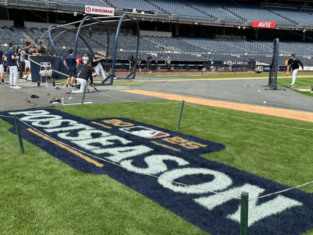 New York Yankees' Aaron Judge takes batting practice at Yankee Stadium in New York, Monday, Sept. 29, 2025, ahead of his team's Wild Card Series baseball opener against the Boston Red Sox. (AP Photo/Ron Blum)