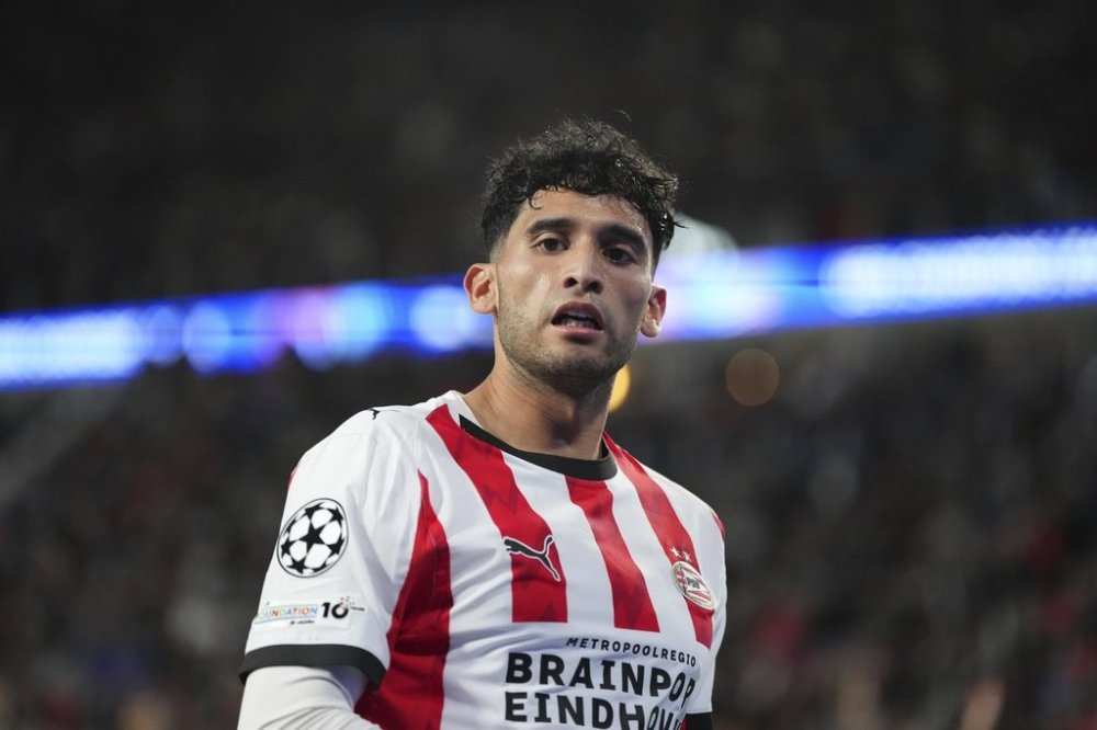 PSV's Ricardo Pepi reacts after missing a scoring chance during a Champions League opening phase soccer match between PSV and Union SG, at the PSV stadium in Eindhoven, Netherlands, Tuesday, Sept.16, 2025. (AP Photo/Peter Dejong)