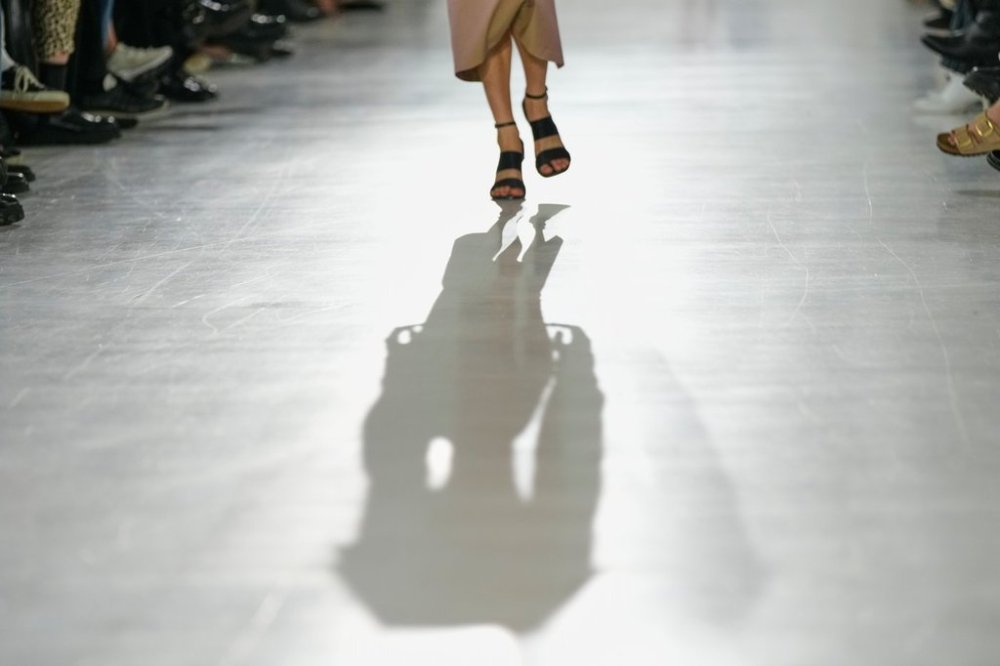 A model wears a creation part of the Max Mara women's Spring-Summer 2026 collection, presented in Milan, Italy, Thursday, Sept. 25, 2025. (AP Photo/Luca Bruno)