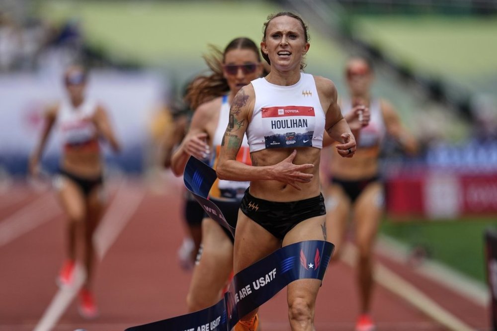 FILE - Shelby Houlihan wins the women's 5,000-meter final at the U.S. Championships athletics meet in Eugene, Ore., Sunday, Aug. 3, 2025. (AP Photo/Abbie Parr, File)