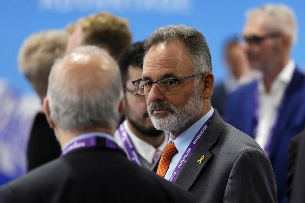 Ambassador of Israel to Canada Iddo Moed tours the convention floor the Canadian Association of Defence and Security Industries annual defence industry trade show CANSEC, in Ottawa, on Wednesday, May 28, 2025. THE CANADIAN PRESS/Justin Tang