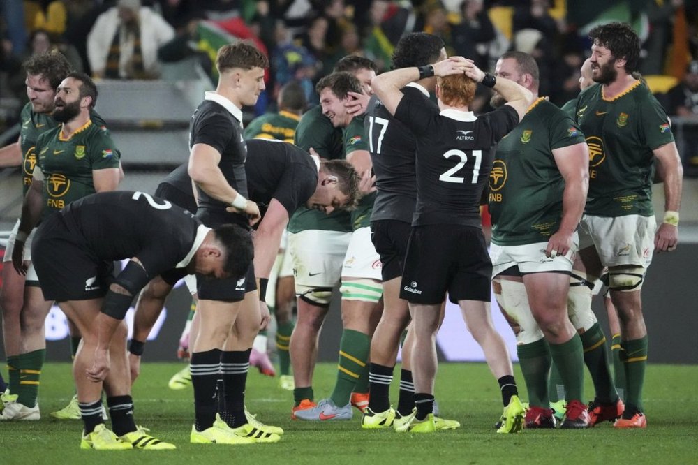 All Blacks players react following their loss in their Rugby Championship test match against South Africa in Wellington, New Zealand, Saturday, Sept. 13, 2025. (AP Photo/Marty Melville)