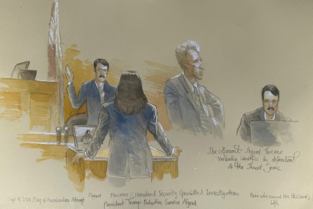 This courtroom sketch shows Secret Service agent Robert Fercano identifying the defendant in the trial of Ryan Routh, who is charged with attempting to assassinate Donald Trump last year at a golf course in South Florida, Thursday, Sept. 11, 2025, in Fort Pierce, Fla. (Lothar Speer via AP)