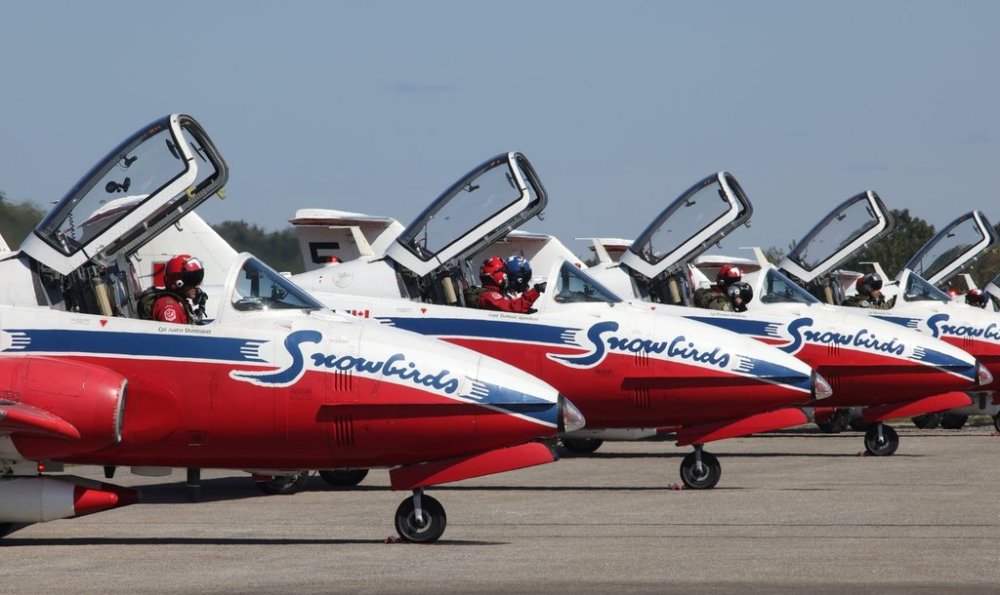 The Canadian Forces Snowbirds sit on the tarmac before rehearsing at the Aero Gatineau Ottawa airshow in Gatineau, Que., Friday, Sept. 15, 2023. THE CANADIAN PRESS/Patrick Doyle