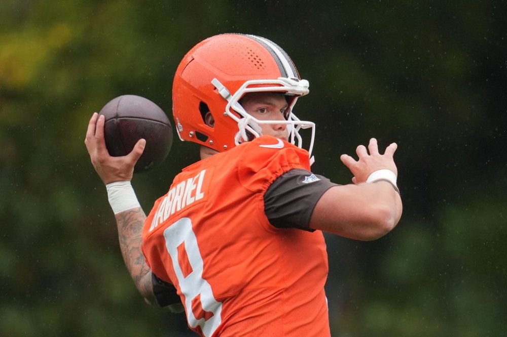 Cleveland Browns quarterback Dillon Gabriel (8) attends an NFL football practice at The Grove in Watford, England, Friday, Oct. 3, 2025. (AP Photo/Kin Cheung)