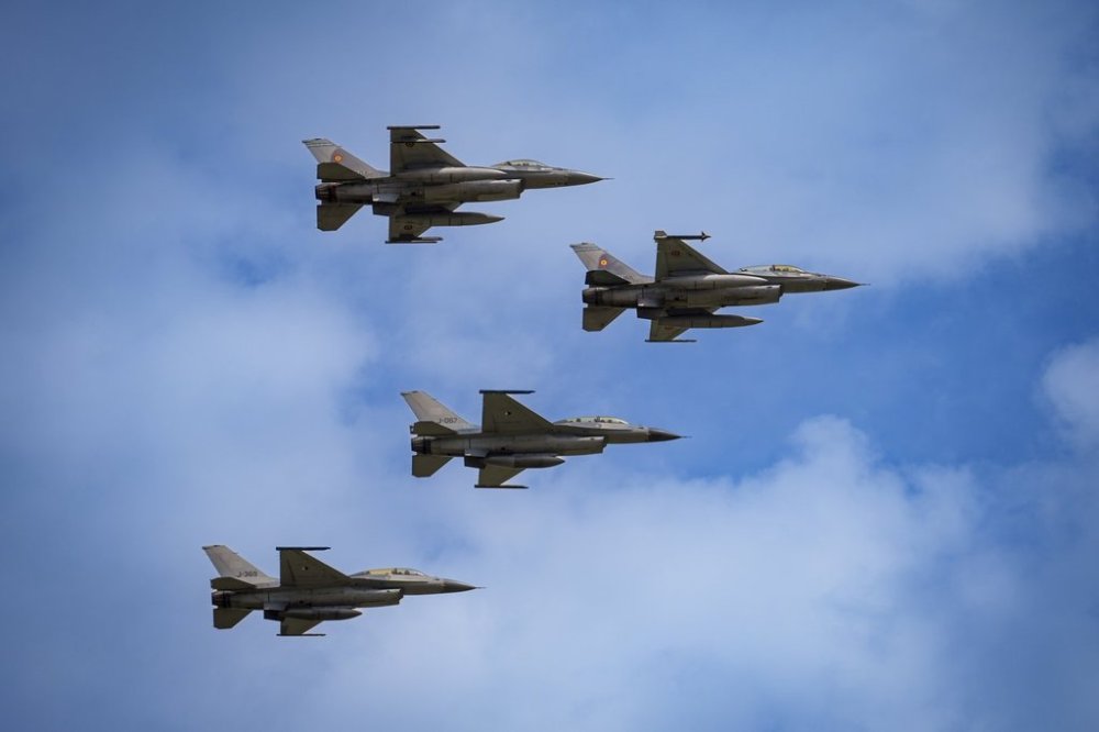 F16 fighter jets of the Romanian Air Force and the Romania based European F-16 Training Center (EFTC), which also trains Ukrainian pilots, perform a flyby at the Black Sea, Defense, Aerospace and Security (BSDA) international exhibition in Bucharest, Romania on Wednesday, May 22, 2024. (AP Photo/Vadim Ghirda)
