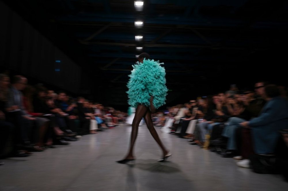 A model wears a creation as part of the Stella McCartney Spring/Summer 2026 collection presented in Paris, Tuesday, Sept. 30, 2025. (AP Photo/Aurelien Morissard)