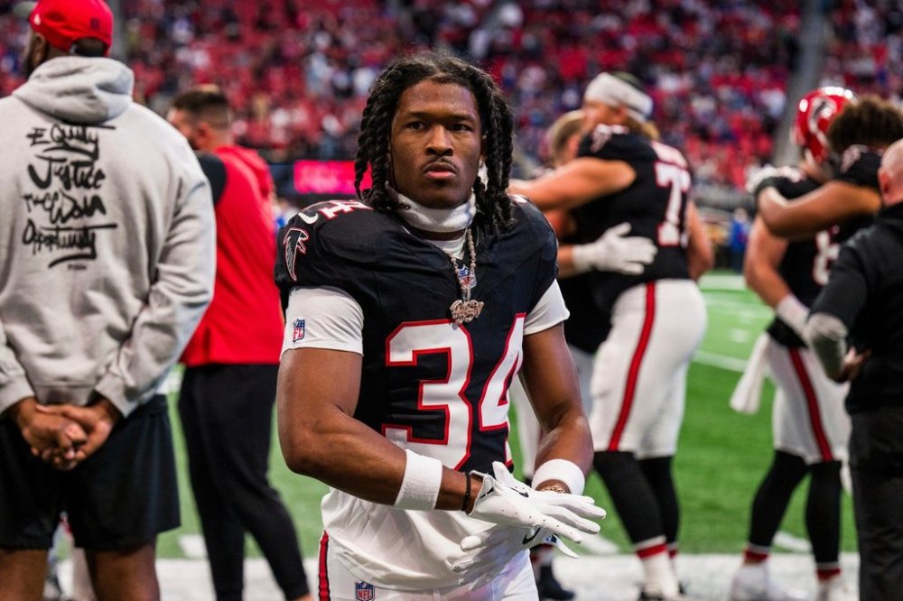 FILE - Atlanta Falcons wide receiver Ray-Ray McCloud III (34) walks to the bench before an NFL football game against the New York Giants, Dec. 22, 2024, in Atlanta. (AP Photo/Danny Karnik, File)