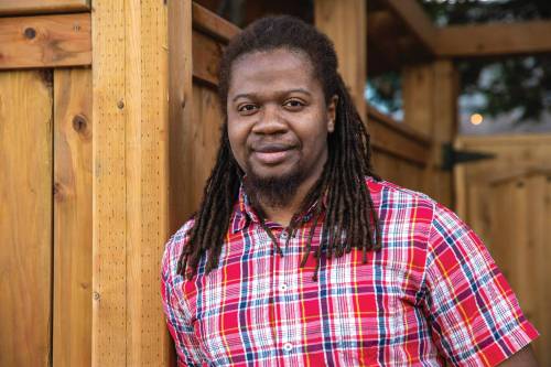 Marta Guerrero photo
                                Lacina Dembélé est né en Côte d&rsquo;Ivoire et est arrivé au Manitoba à l&rsquo;age de quatre ans.