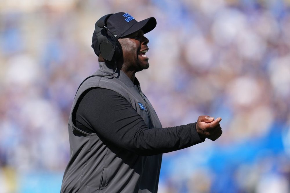 UCLA interim head coach Tim Skipper yells from the sideline during the second half of an NCAA college football game against Penn State, Saturday, Oct. 4, 2025, in Pasadena, Calif. (AP Photo/Marcio Jose Sanchez)