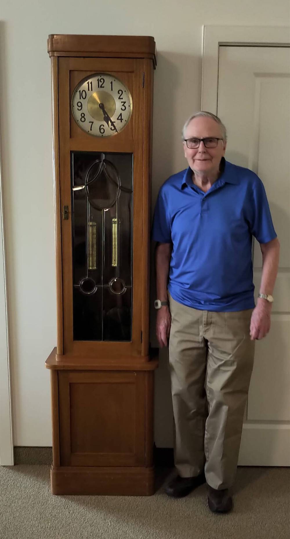 SUPPLIED
Sutherland with
his grandfather's
grandfather
clock.