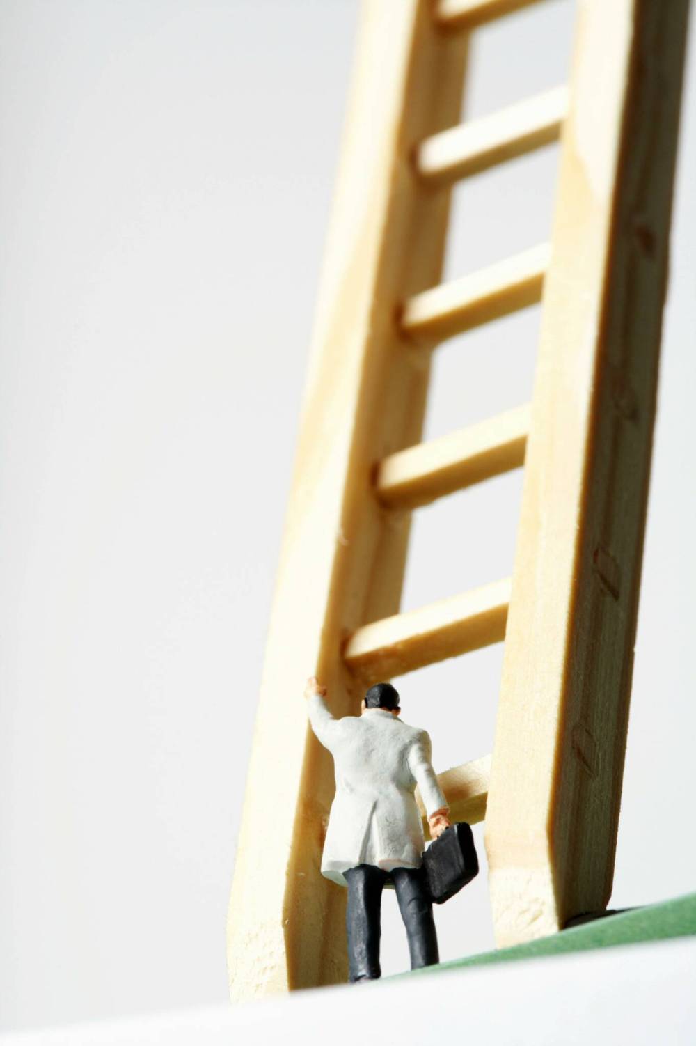 BOOM / PEXELS.COM
Climbing the office career ladder in a linear fashion is not always possible. Growth should also be measured by the skills built and the personal sense of fulfilment.