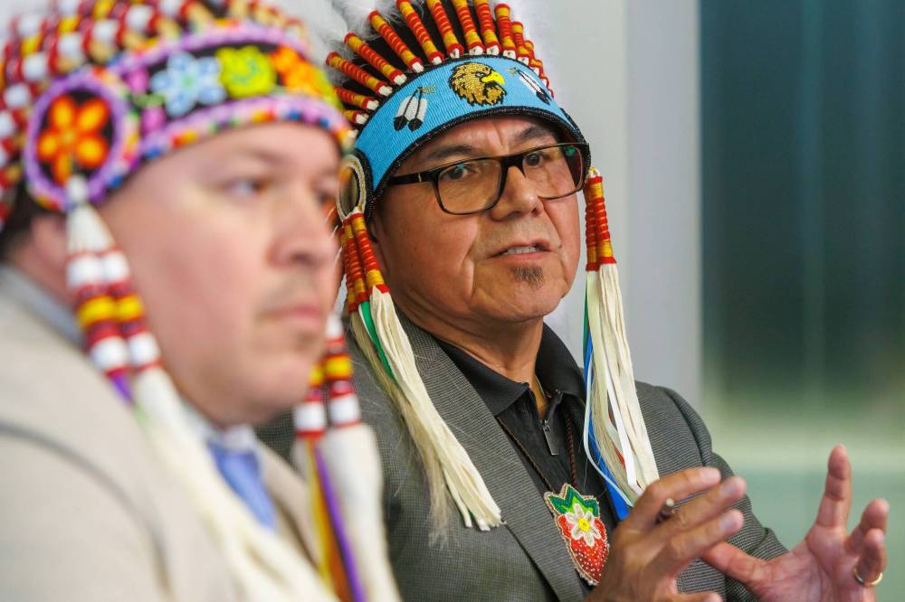 MIKE DEAL / FREE PRESS
Chief Dr. Stan Bird (right) of Peguis First Nation calls for the immediate termination of the coordination agreement that governs child and family services (CFS) in his community, citing grave risks to the safety and well-being of children and families, during a press conference Friday morning at the Southern Chiefs’ Organization (SCO) offices. Grand Chief of the Southern Chiefs’ Organization (SCO), Jerry Daniels (left), was on hand to support Chief Dr. Stan Bird.