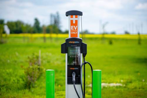 NIC ADAM / FREE PRESS FILES
                                An EV charger at the Centre of Canada park near Lorette on Hwy 1 pictured Tuesday afternoon. 240723 - Tuesday, July 23, 2024. Reporter: