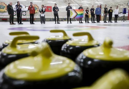 JOHN WOODS / FREE PRESS
                                People gather to celebrate the 20th anniversary of the Keystone Rainbow Curling League at the Granite Curling Club Sunday, October 5, 2025. Reporter: ?