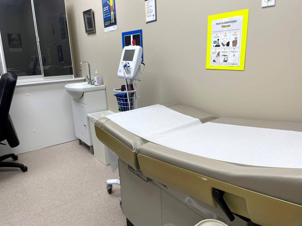 RUTH BONNEVILLE / FREE PRESS
Inside one of several medical assessment rooms in the newly opened Anisininew Okimawin and Four Arrows Regional Health facility.
