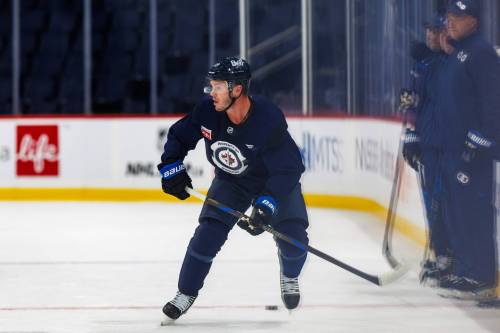 MIKE DEAL / FREE PRESS FILES
                                Winnipeg Jets’ Jonathan Toews (19) during practice at Canada Life Centre Tuesday. 251007 - Tuesday, October 07, 2025.