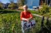 MIKE DEAL / FREE PRESS Cheryl Martens is asking municipal and provincial politicians to expropriate several vacant lots in the Spence neighbourhood and replace them with affordable homes that can then be listed for sale.