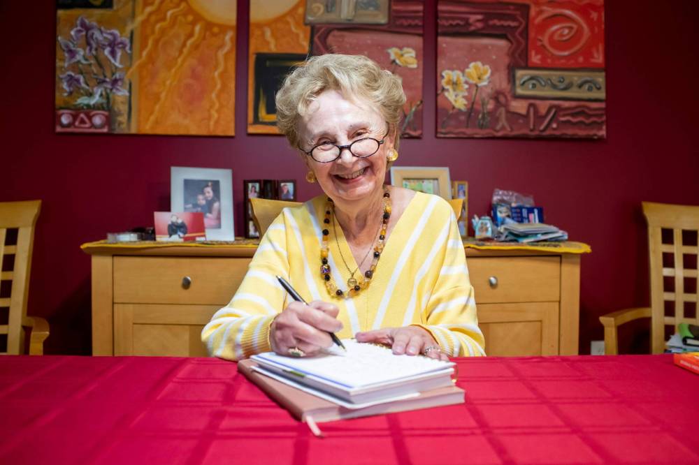 BROOK JONES/FREE PRESS
Winnipegger Judy Goodman, 82 — who has been journaling since she was 12 — jots down some thoughts and observations recently while at home.