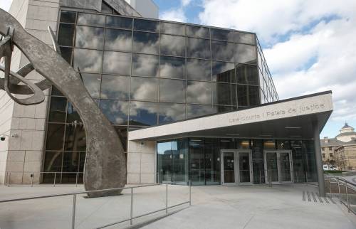 JOHN WOODS / THE CANADIAN PRESS FILES
                                The Manitoba Law Courts building in Winnipeg
