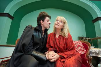 DAVID LIPNOWSKI / WINNIPEG FREE PRESS files
                                Duncan Cox and Sharon Bajer return to revamp the musical Afterlight.