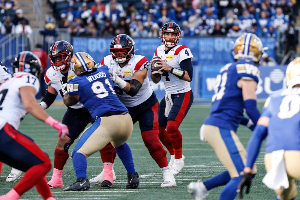 JOHN WOODS / THE CANADIAN PRESS FILES
Montreal Alouettes quarterback McLeod Bethel-Thompson (4) looks downfield during the second half.