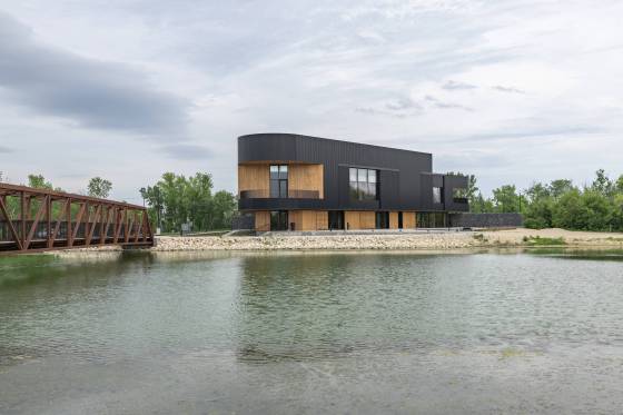 The 18,000-square-foot Buffalo Crossing facility at FortWhyte Alive features mass timber and reclaimed materials. (Anthony Urso photo)