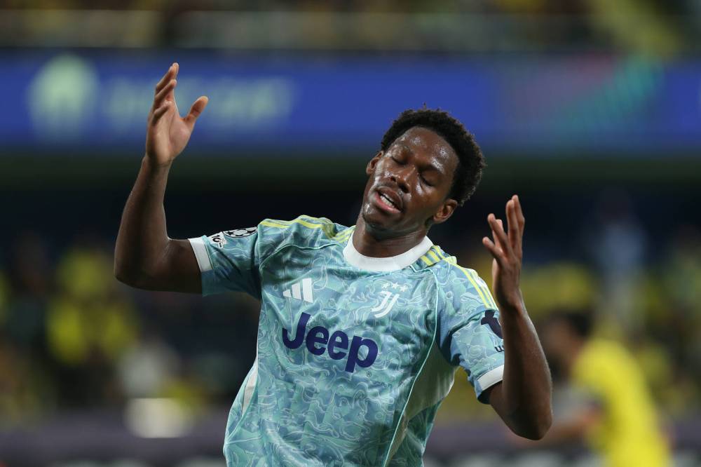 Alberto Saiz / THE ASSOCIATED PRESS FILES
                                Juventus forward Jonathan David reacts after missing a scoring chance during the Champions League opening phase match on Oct. 1 against Villarreal.