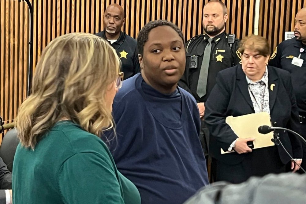 FILE - Bionca Ellis, 32, center right, appears in the Cuyahoga County Common Pleas court, June 10, 2024, in Cleveland, Ohio. (Cory Shaffer/Cleveland.com via AP, File)