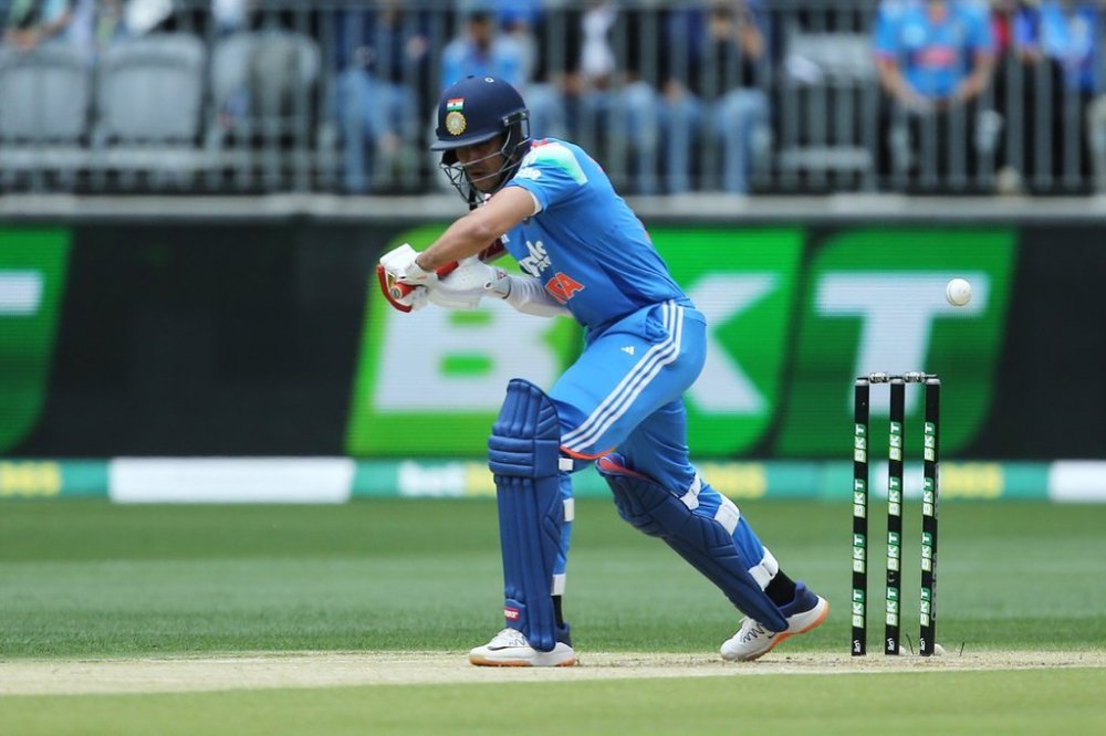 India's Shubman Gill bats during the one day international cricket match between Australia and India in Perth Australia, Sunday, Oct. 19, 2025. (David Woodley/AAPImage via AP)