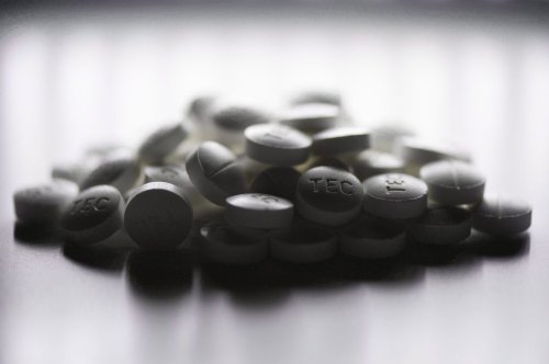 Prescription pills containing oxycodone and acetaminophen are shown in this June 20, 2012 photo. THE CANADIAN PRESS/Graeme Roy