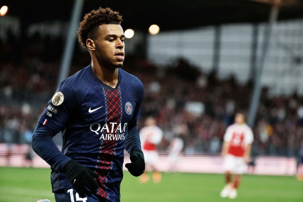 PSG's Desire Doue reacts after scoring his side's third goal during the French League One soccer match between Brest and Paris Saint Germain in Brest, France, Saturday, Oct. 25, 2025. (AP Photo/Jeremias Gonzalez)