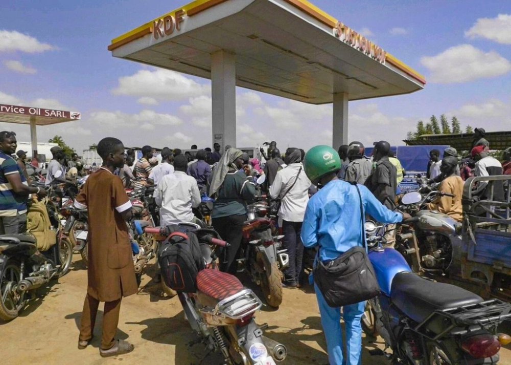 People queue with their motorcycles at a gas station amid a fuel shortage in Bamako Mali, Tuesday, Oct 7, 2025 (AP Photo)