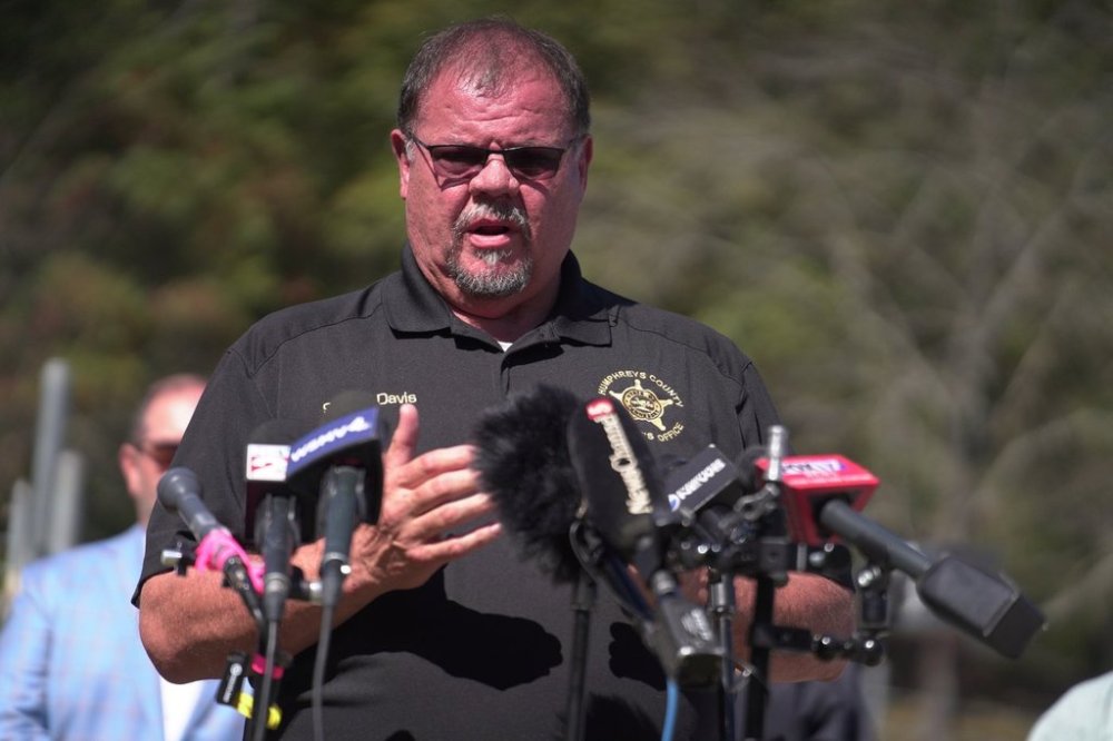 Humphreys County Sheriff Chris Davis, right, speaks during a news conference Monday, Oct. 13, 2025, in McEwen, Tenn., at Accurate Energetic Systems. (AP Photo/Obed Lamy)