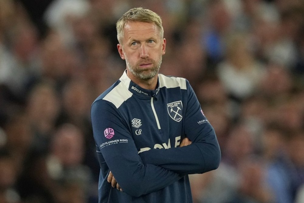 FILE - West Ham's head coach Graham Potter reacts during the Premier League soccer match between Chelsea and West Ham in London, Friday, Aug. 22, 2025. (AP Photo/Dave Shopland, file)